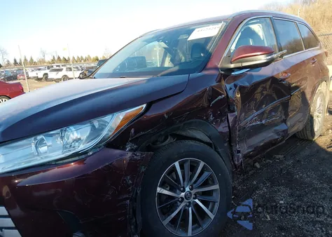 2018 Toyota Highlander Xle из США, поврежденный, VIN 5TDJZRFHXJS900267